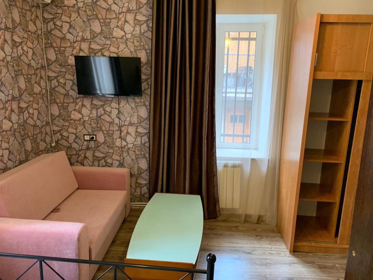 Shara Talyan Guest House & Tours Yerevan Exterior photo
