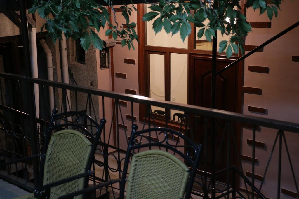 Shara Talyan Guest House & Tours Yerevan Exterior photo